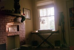 Int. window, fireplace, electric piano